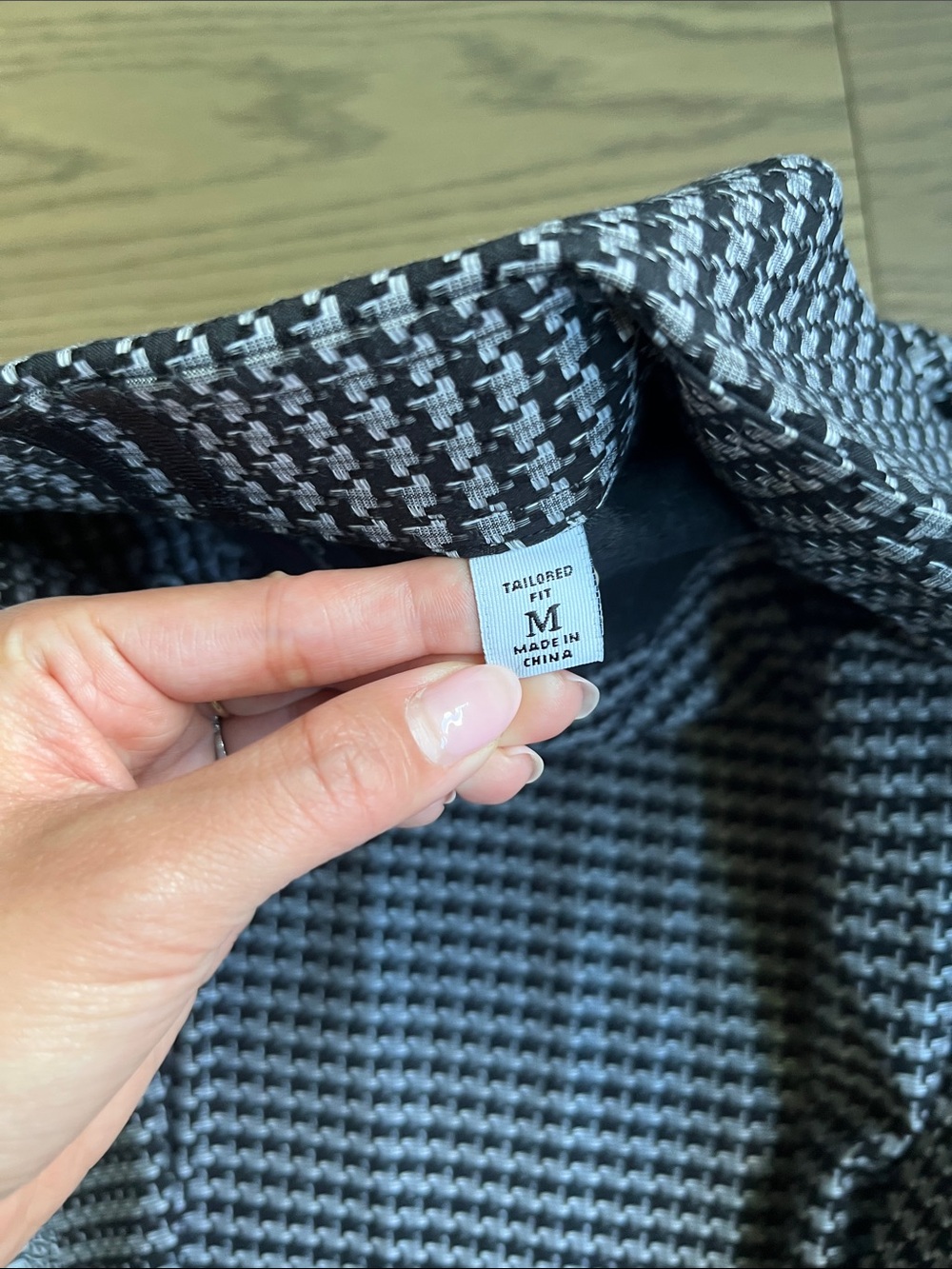 Robert Graham Patterned Button-Up Shirt - Picture 3 of 12